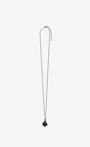Claw charm in metal and glass bead